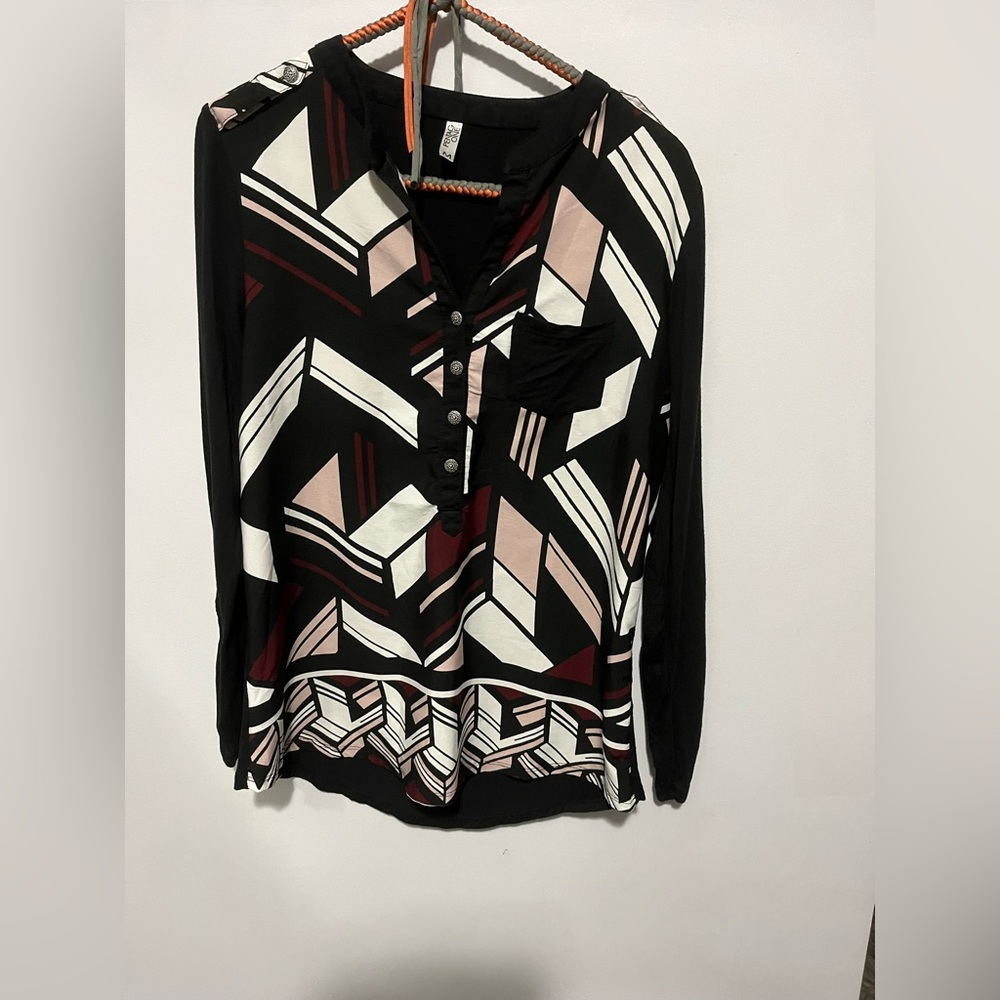 Geometric Print Black Long Sleeve Top